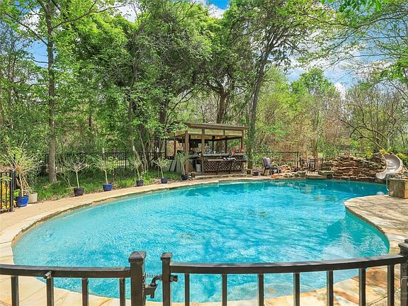 2nd image of 1201 Cypress Creek Cir