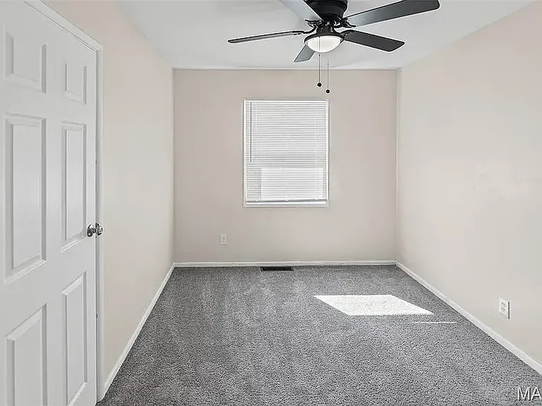 810 Saint Thomas Ln — Photo 8