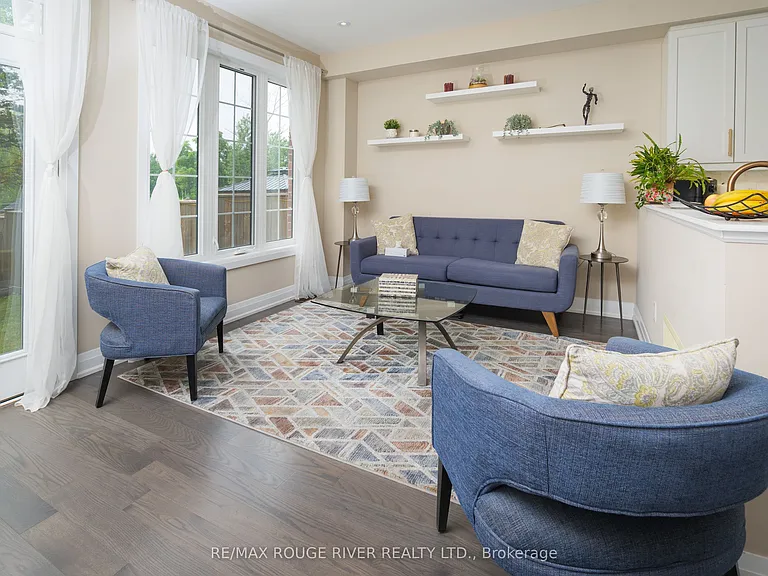 453 Mahogany Ct — Photo 3
