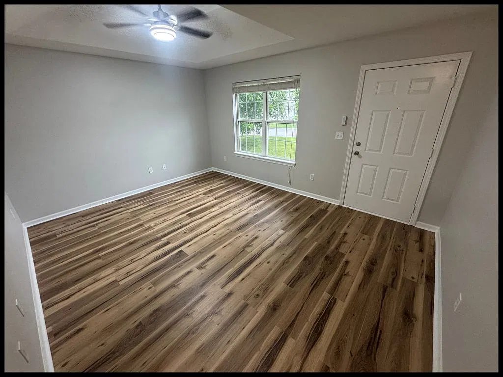 2 bed, 930 sqft, $1,100 — Photo 3