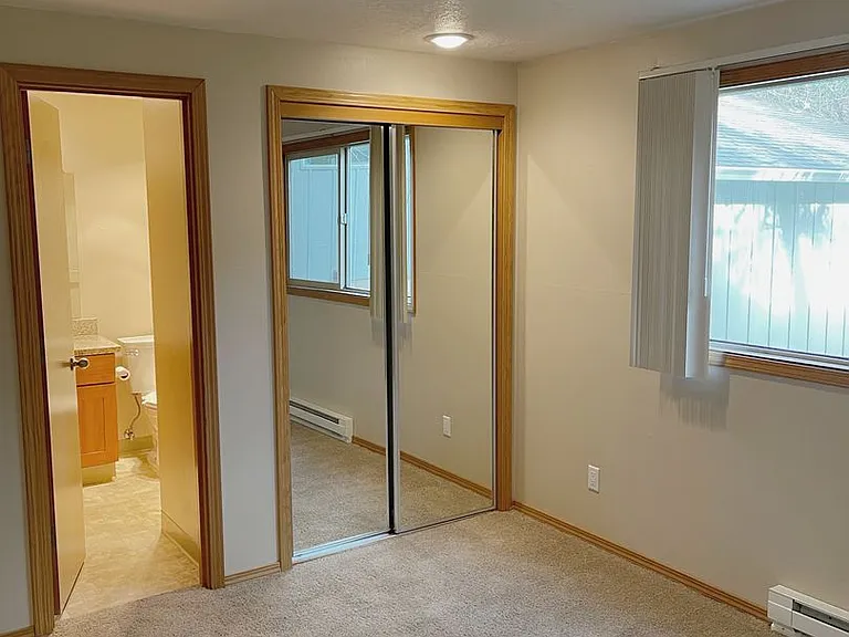 Roxclif Apartments — Photo 27