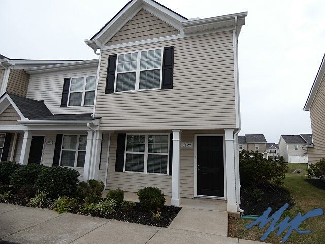 1st image of 1427 Clydesdale St