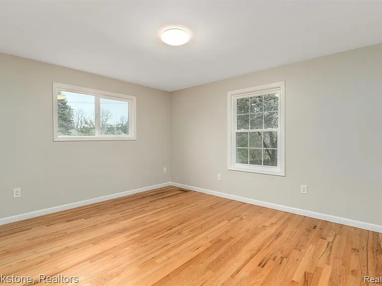 165 Woodedge Dr — Photo 15