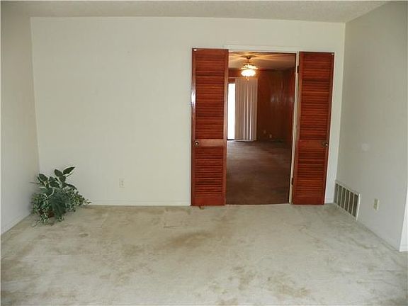 4th image of 4813 Broadhill Dr
