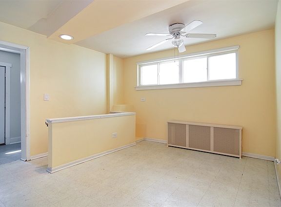 4th image of 2920 N Fairfield Ave