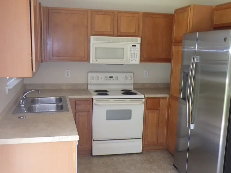 381 Woodson Dr — Photo 4