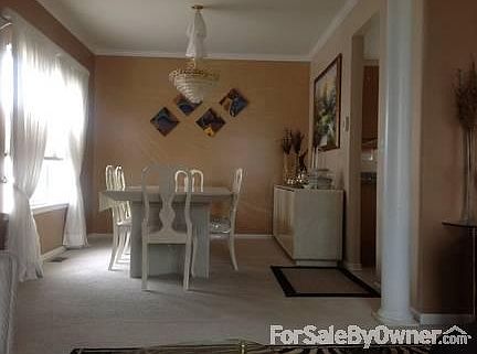 4th image of 1041 Greenbriar Dr