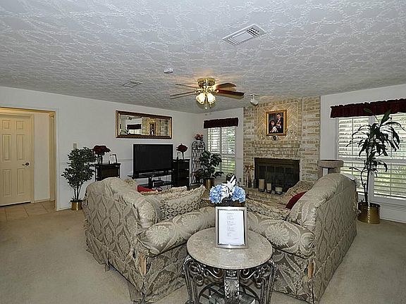 4th image of 11206 Crooked Pine Dr