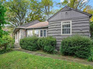 4 Beachside Dr, New Milford, CT 06776