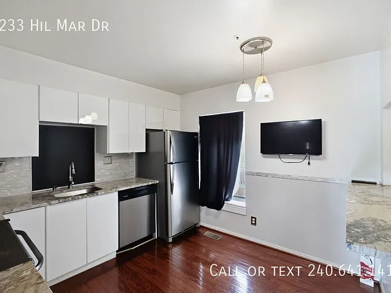 5233 Hil Mar Dr — Photo 7