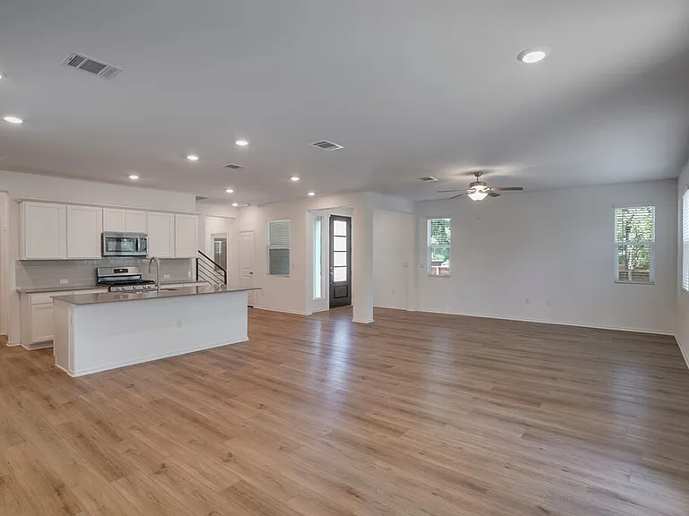 1109 Winnie Dr — Photo 4