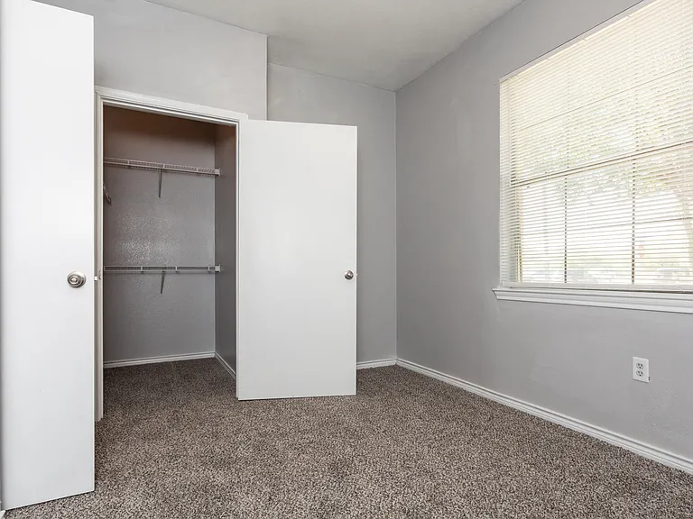 Marshall Meadows Apartment Homes — Photo 13