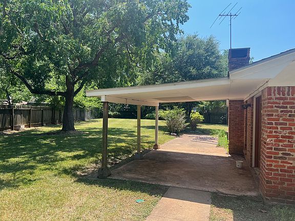 3rd image of 2424 Tilman Cir