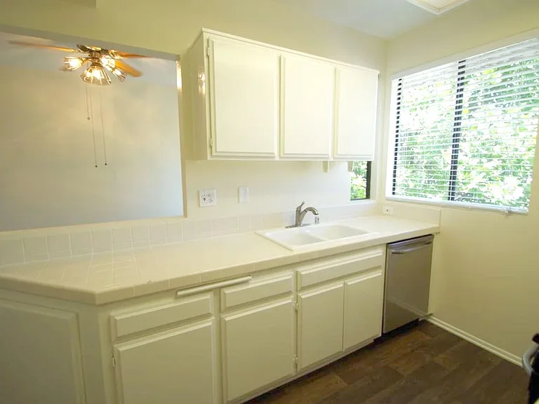 7211 Cozycroft Ave #68 — Photo 1