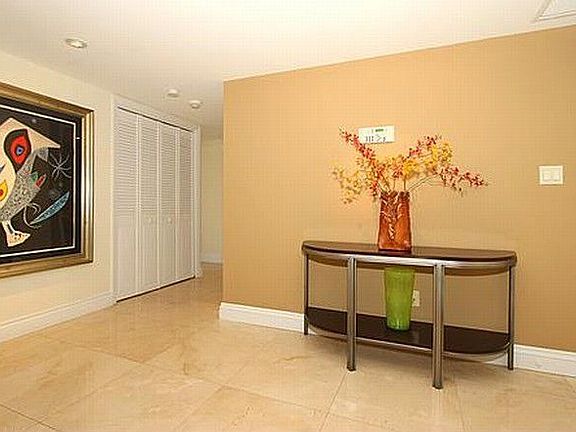 4th image of 1 Grove Isle Dr #A1707