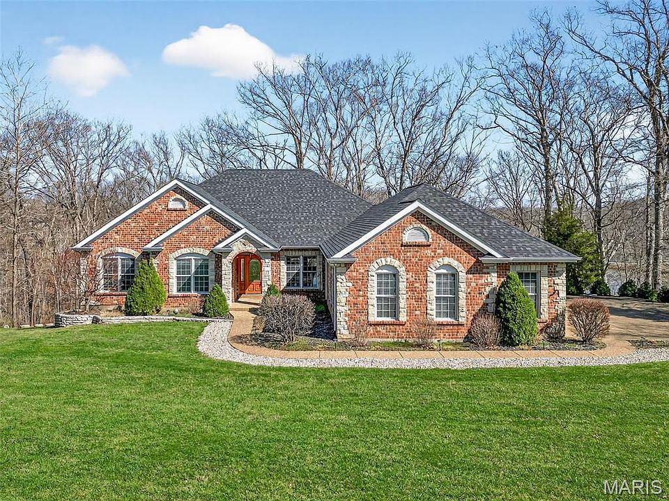 1st image of 762 Lake Valley Dr