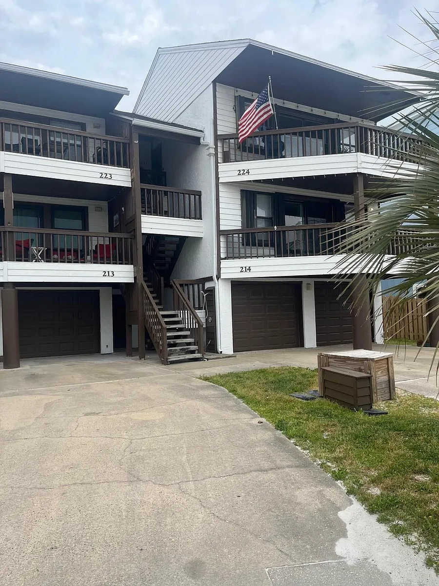Building Photo - 1448 Tina Dr #214