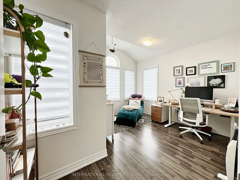 1 Frederick Pearson St — Photo 39