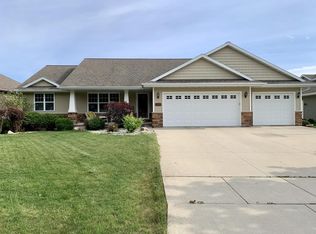 3374 Celine Way, Green Bay, WI 54311
