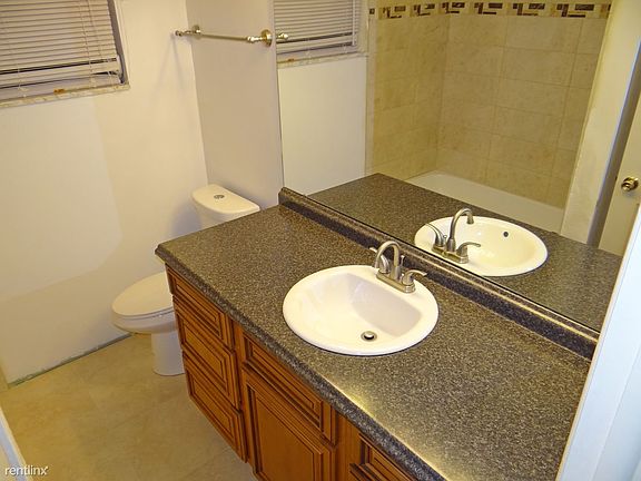 Seminole shared bathroom