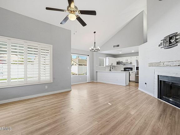 4th image of 3850 W ELGIN Street