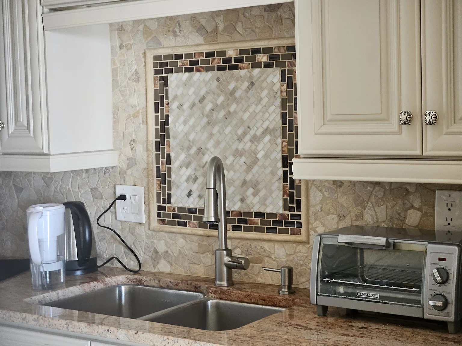 2 bed, 1200 sqft, $2,440 — Photo 1