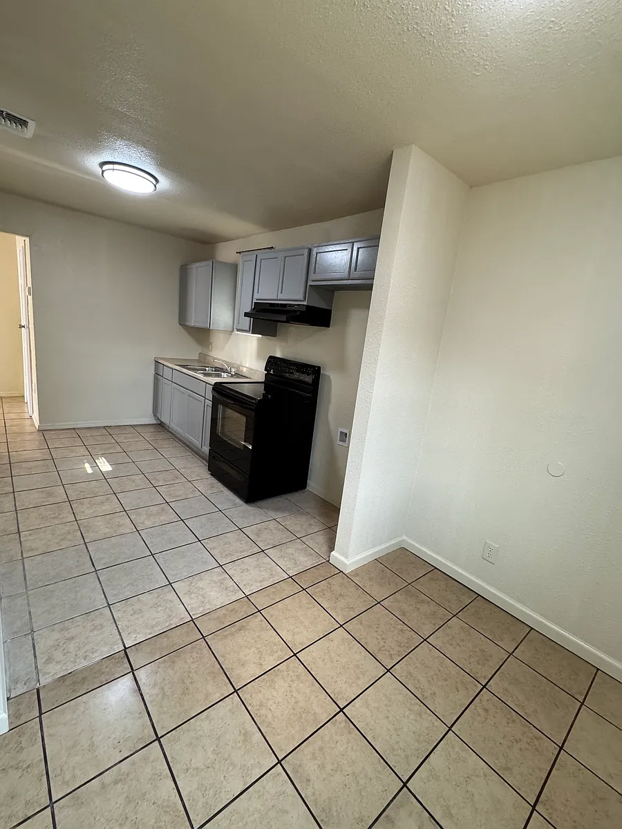 Building Photo - 4404 Boxwood Rd #20