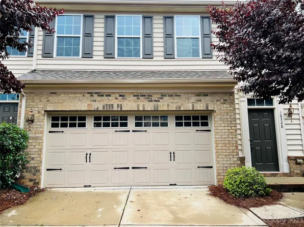16328 Magnolia Woods Ln, Charlotte, NC 28277