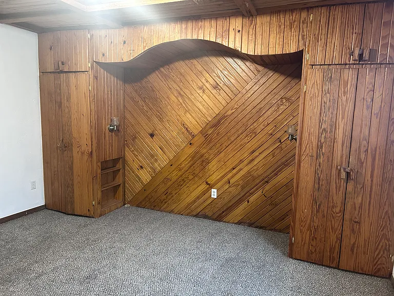 312 E Cedar Ln — Photo 8
