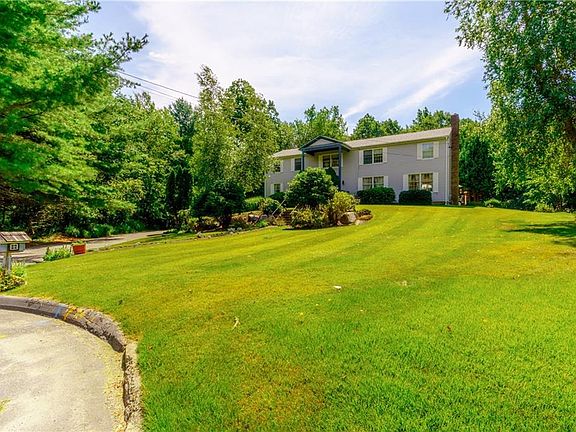 2nd image of 2 Sally Ann Dr