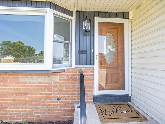 2nd image of 2594 Robinhood Dr