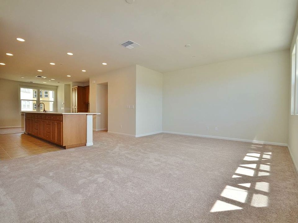 2nd image of 5625 Melodia Cir