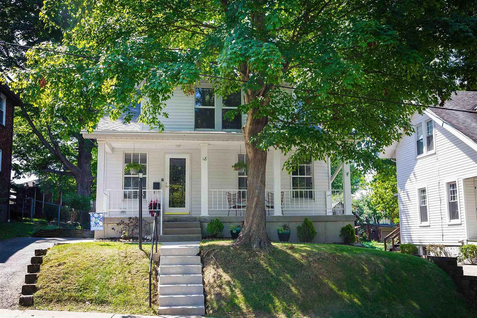 18 Beechwood Ave photo 1