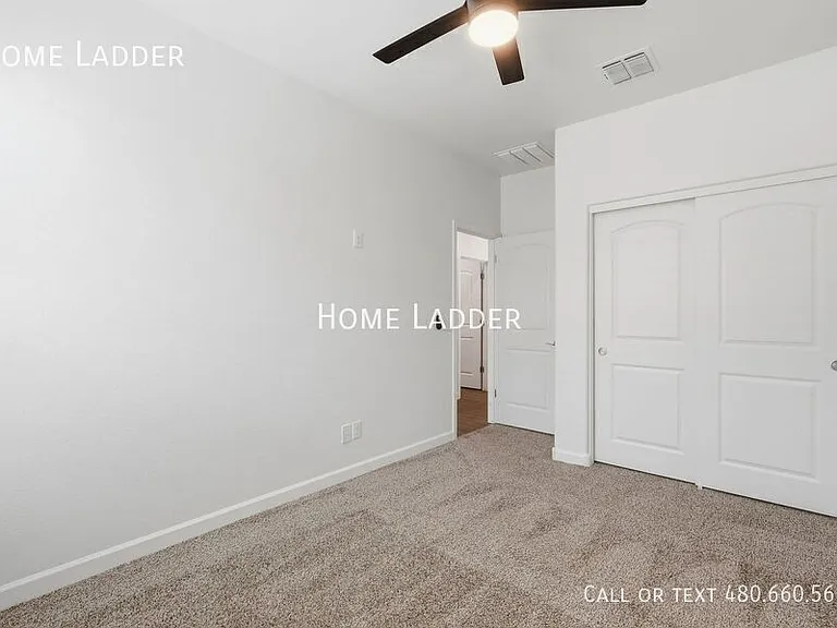 2713 N Camden Dr — Photo 15
