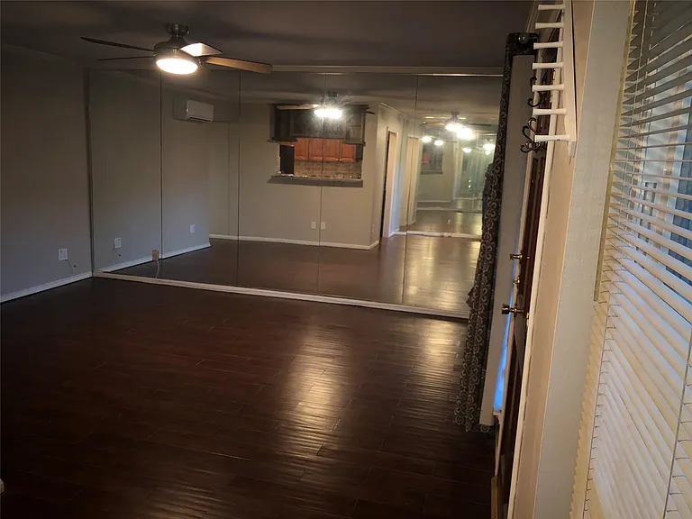 2507 Montrose Blvd #5 — Photo 5
