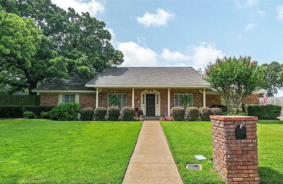 1st image of 2504 High Oak Dr