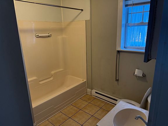 4th image of 323 Sterling St APT 5