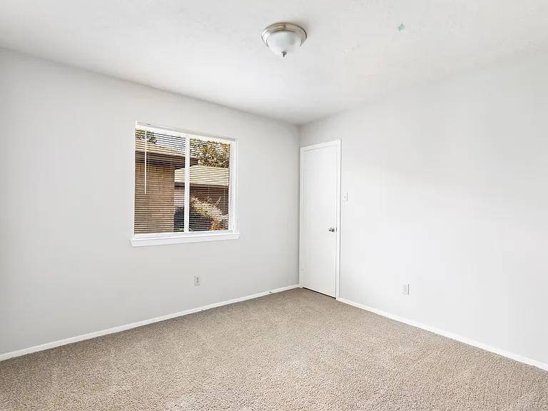 7310 Maple Walk Dr — Photo 20