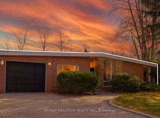 15 Hurlingham Cres, Toronto, ON M3B 2P9