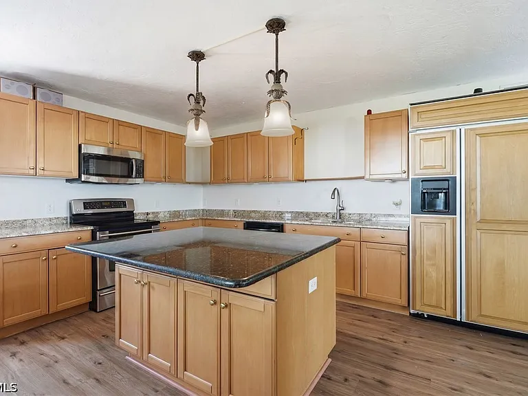 2342 Barden St — Photo 3