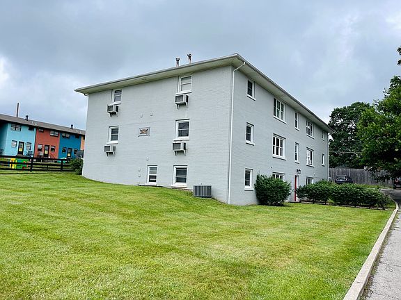 3rd image of 1631 Alexandria Dr APT 10