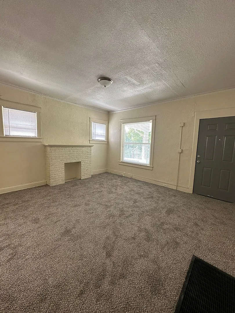 Northside 3 Bedroom Home For Rent! — Photo 2