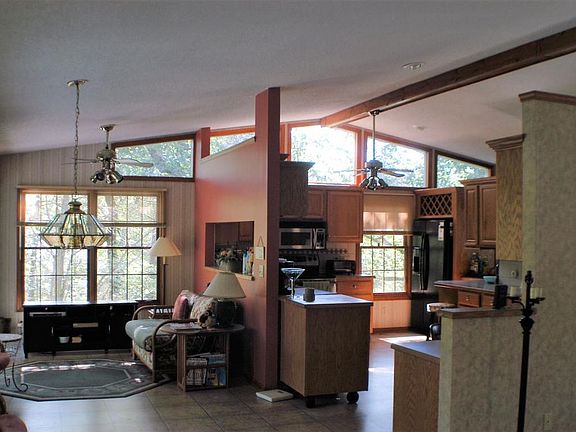 3rd image of 311 Snead Dr