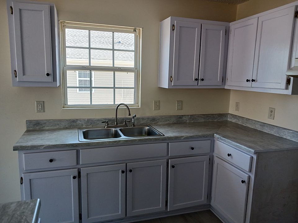 2nd image of 305 Speed St #B