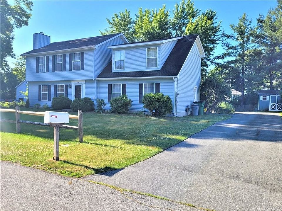 1st image of 20 Hawk Ln