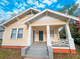 930 N Sycamore St, Palestine, TX 75801