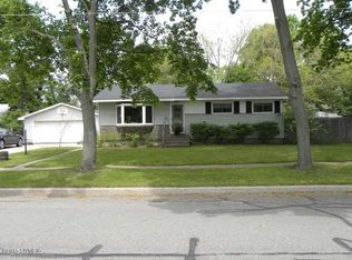 223 River St, Spring Lake, MI 49456