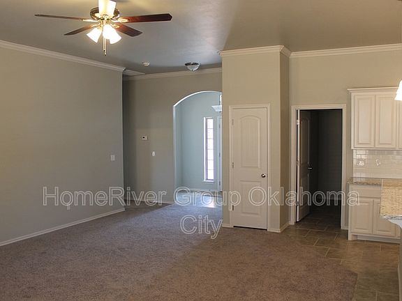 5th image of 10805 NW 117th Pl