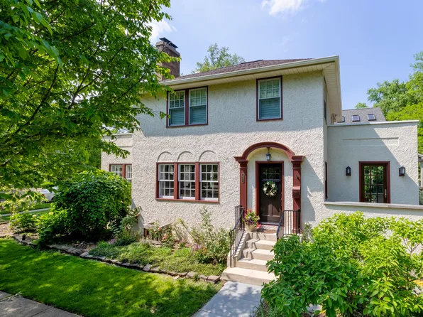 3055 Park Pl, Evanston, IL 60201