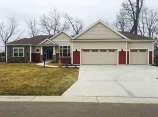 312 Erin Ct, Cottage Grove, WI 53527